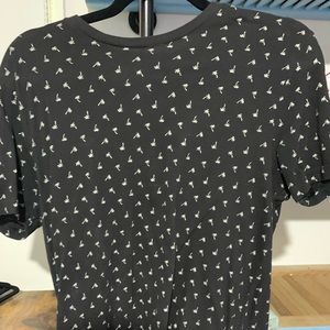 Old navy t-shirt small